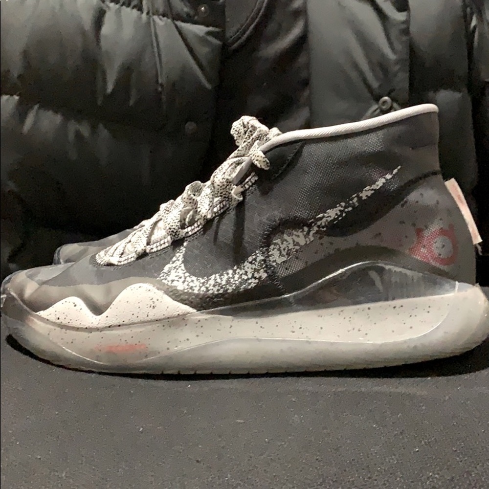 KD 12 basketball shoes